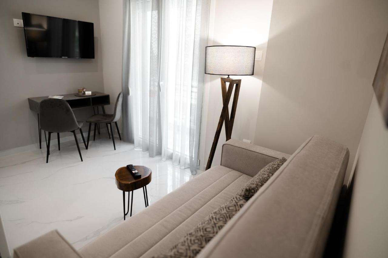M10 Central Apartments Alexandroupolis Bagian luar foto